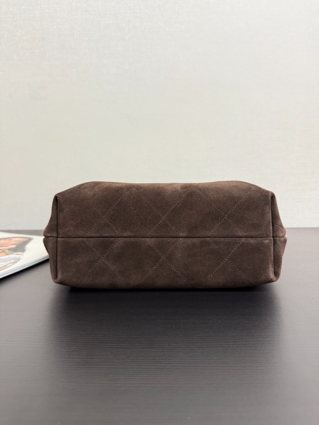 シャネル バッグ ブランド コピー 安全通販 2025新作 スエード素材 高再現度 ホーボーバッグ 高級感漂う 本格派モデル_4