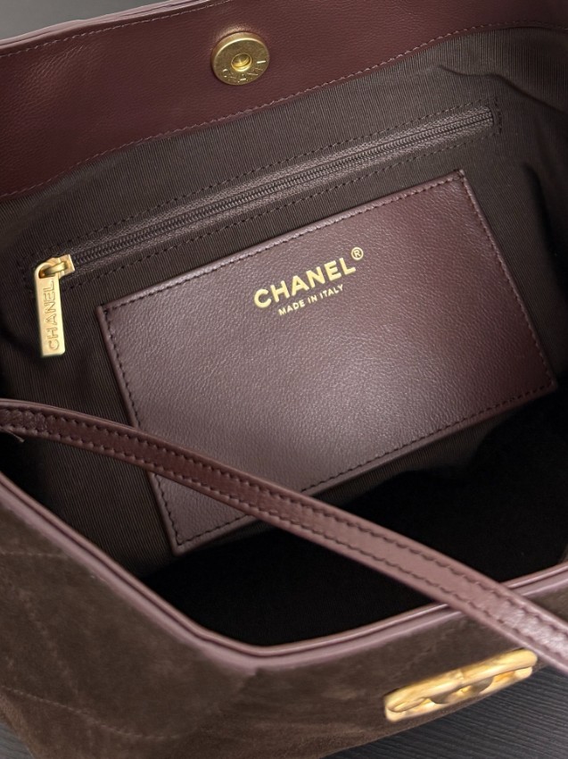 シャネル バッグ ブランド コピー 安全通販 2025新作 スエード素材 高再現度 ホーボーバッグ 高級感漂う 本格派モデル_9