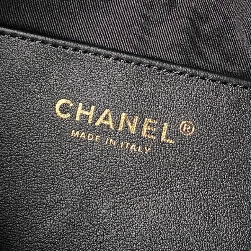 シャネル ブラック チェーンバッグ 2025新作 ブランド コピー 安全通販 高級感仕上げ 上質レザー使用 精密ディテール_9