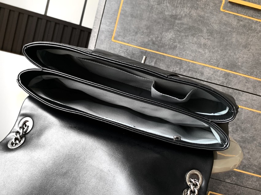 シャネル ブラック ダブルフラップバッグ 2025新作 スーパーコピー 高再現度 高級感仕上げ 精密ディテール 丁寧な縫製_6