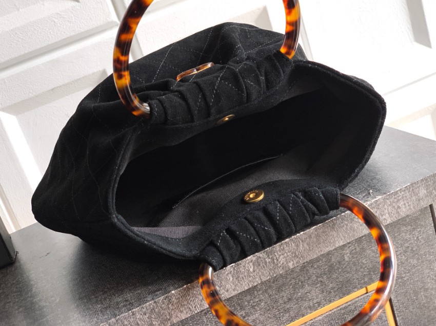 シャネル ブラック トップハンドルバッグ 2025新作 ブランド コピー 高級感仕上げ 上質素材使用 精密ディテール 丁寧な縫製_4