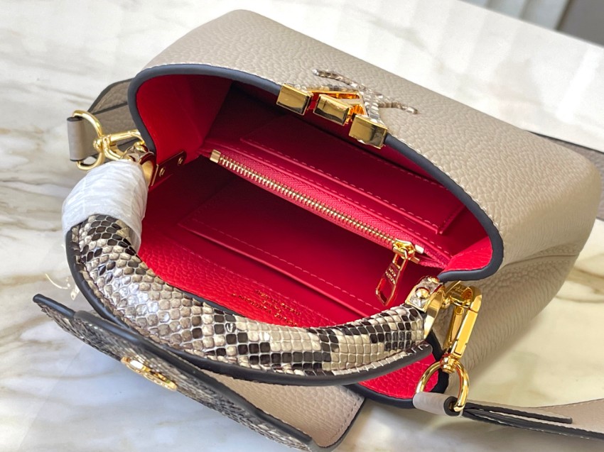 ルイ・ヴィトン カプシーヌBB グレージュ パイソンハンドル 2025新作 バッグ コピー 高級感仕上げ 精密ディテール 上質感あふれる人気モデル_4