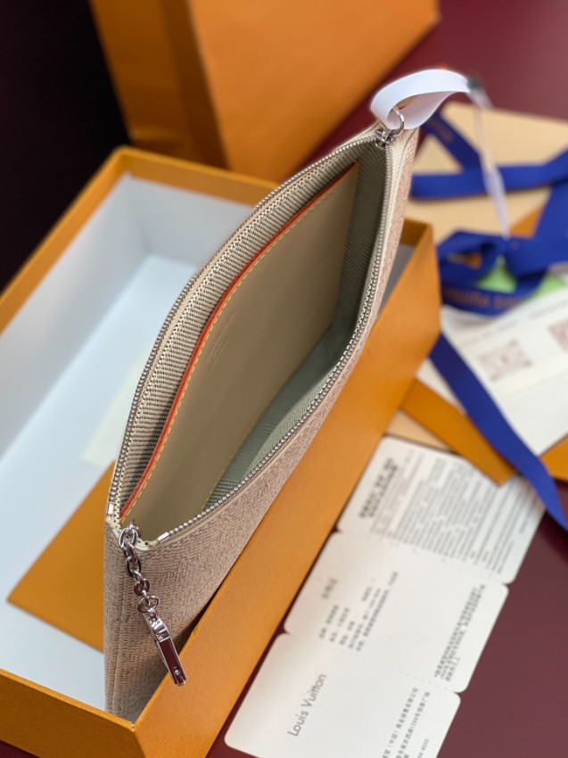 ルイ・ヴィトン モノグラム ベージュ ポーチ 2025新作 バッグ スーパーコピー 高級感仕上げ 精密ディテール 上質感ある人気モデル_7