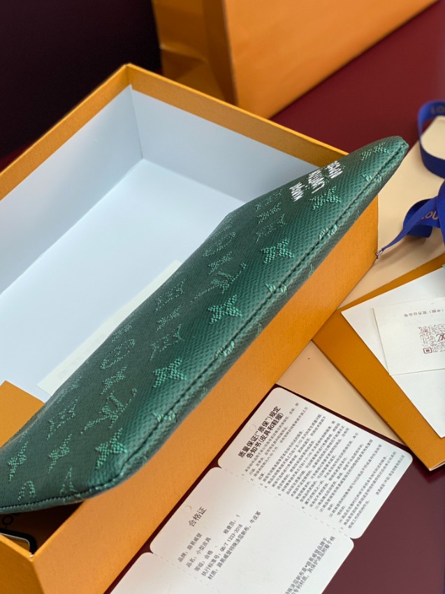 ルイ・ヴィトン モノグラム グリーン ポーチ 2025新作 バッグ 偽物 高級感仕上げ 精密ディテール 上質感ある人気クラッチ_5