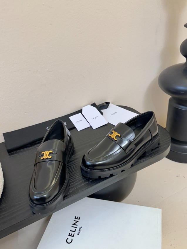 セリーヌ 定番ローファー 2025新作 n級 高評価 口コミ多数 高再現度 本革使用 上質感 安心サイト_3