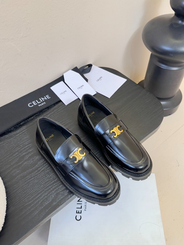 セリーヌ 定番ローファー 2025新作 n級 高評価 口コミ多数 高再現度 本革使用 上質感 安心サイト_2