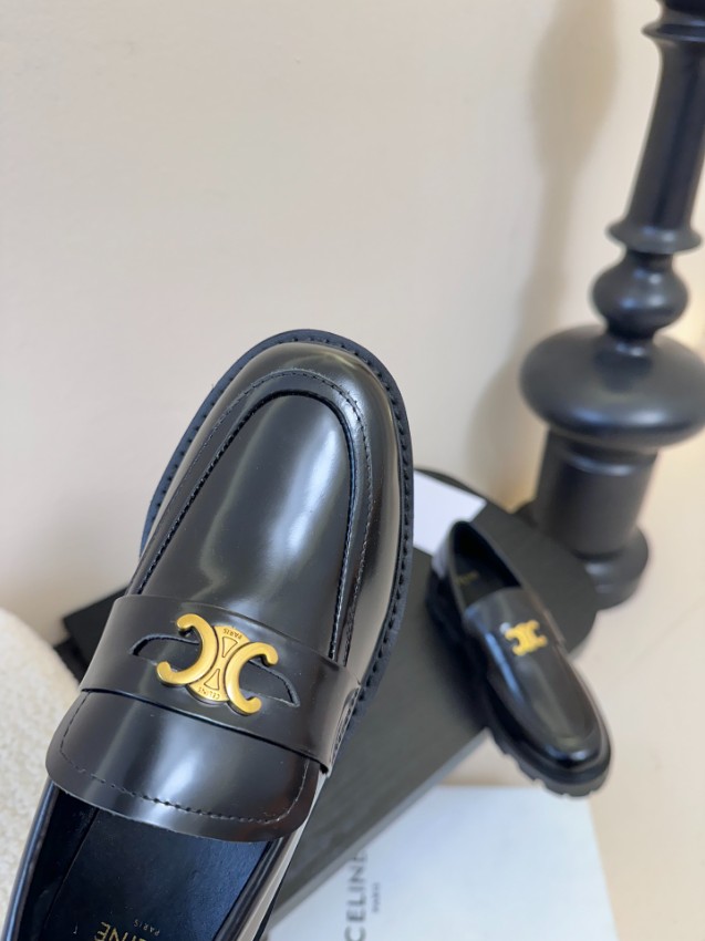 セリーヌ 定番ローファー 2025新作 n級 高評価 口コミ多数 高再現度 本革使用 上質感 安心サイト_6