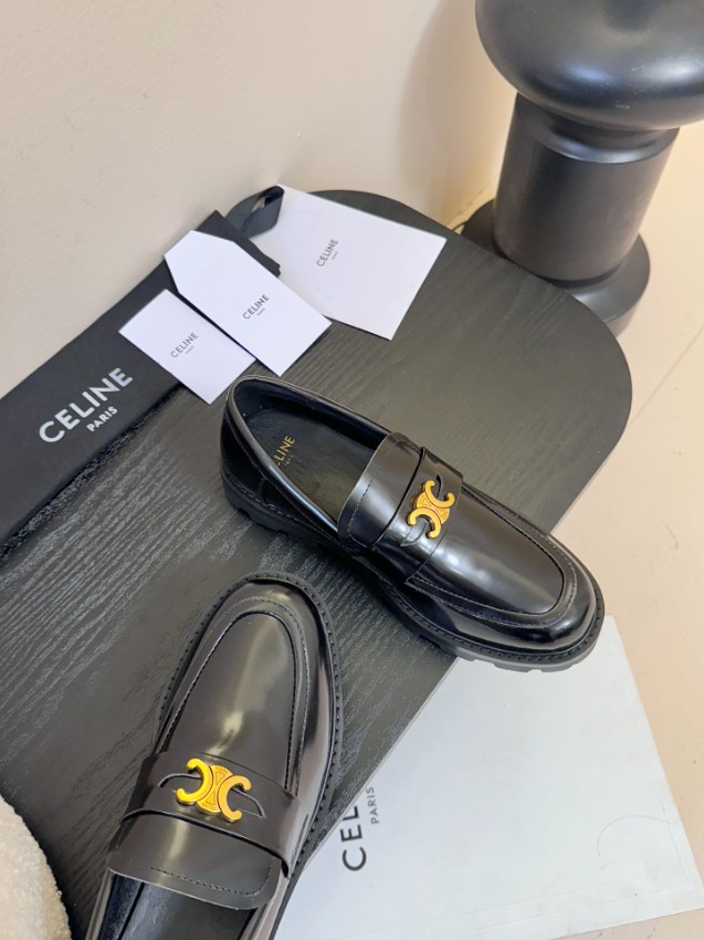 セリーヌ 定番ローファー 2025新作 n級 高評価 口コミ多数 高再現度 本革使用 上質感 安心サイト_4