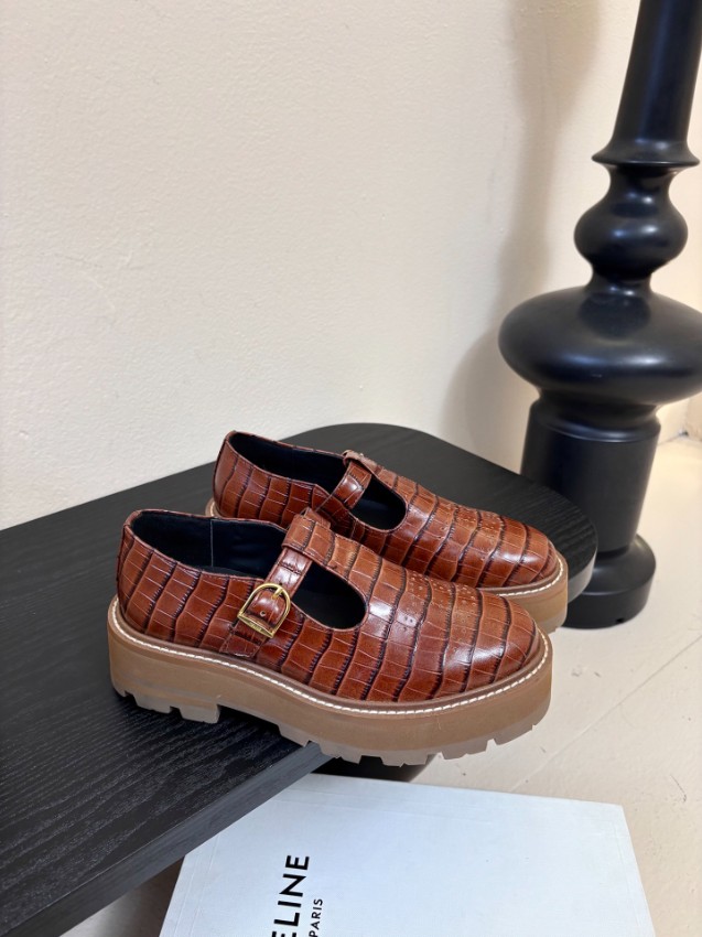 セリーヌ 定番ストラップシューズ 2025新作 ブランド コピー 高評価 口コミ多数 高再現度 本革使用 上質感 安心サイト_1