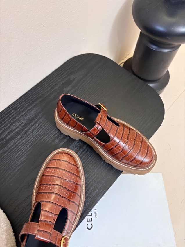 セリーヌ 定番ストラップシューズ 2025新作 ブランド コピー 高評価 口コミ多数 高再現度 本革使用 上質感 安心サイト_4