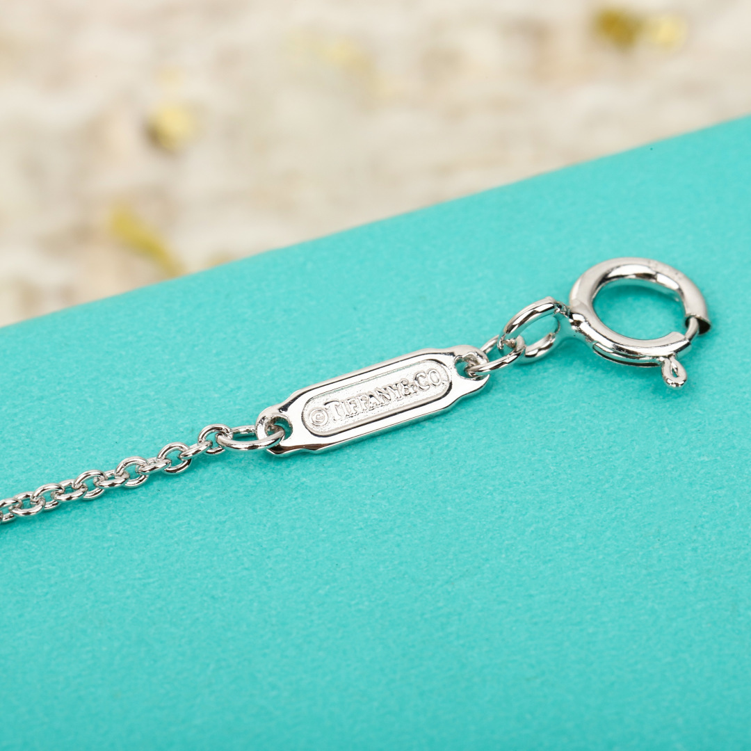 ティファニー ブランド コピー 安全通販 スマイルネックレス 2025新作 高再現度 精密ディテール 高級感仕上げ 発送保証 秘密厳守配送_7