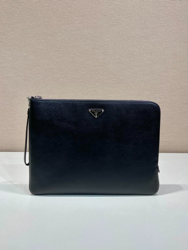 プラダ スーパーコピー 2025新作 高再現度クラッチバッグ 大判サフィアーノ調仕様 精密ディテール 高級感仕上げ 即納対応 選ばれる理由あり_1