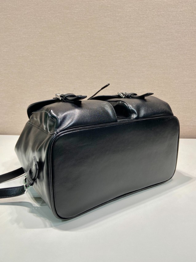 プラダ 激安屋口コミ 2025新作 高再現度バックパック レザー調仕様 精密ディテール 上質感仕上げ 選ばれる理由あり 即納対応_5