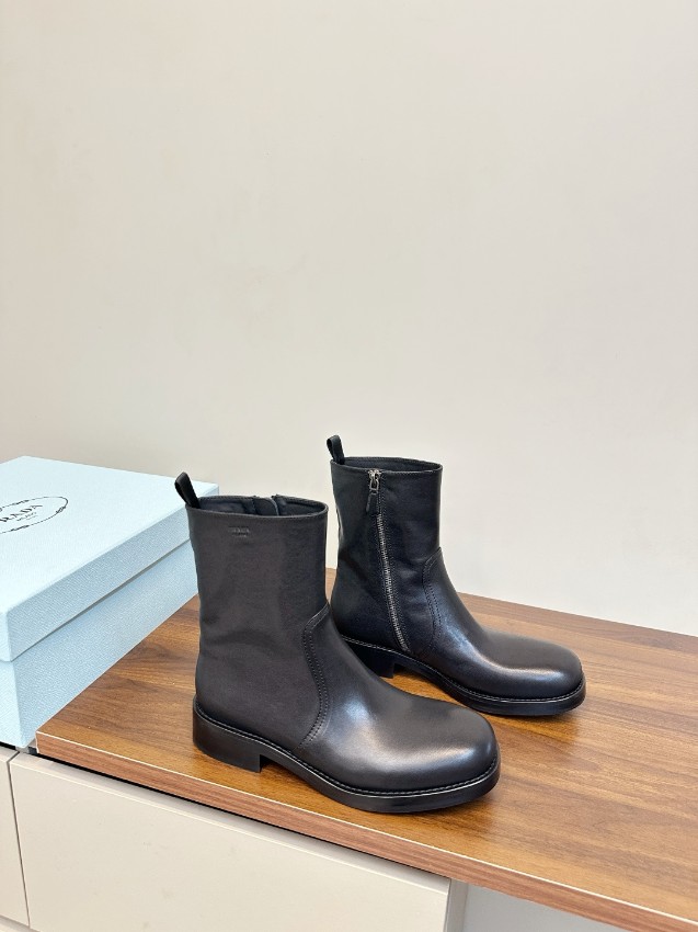 プラダ 格安 2025新作 高再現度ショートブーツ 本格レザー調仕様 精密ディテール 高級感仕上げ 選ばれる理由あり 即納対応_9