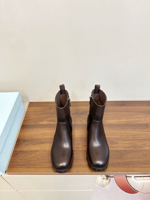 プラダ スーパーコピー 優良サイト 2025新作 高再現度ショートブーツ 本格レザー調 精密ディテール 高級感仕上げ 選ばれる理由あり_6