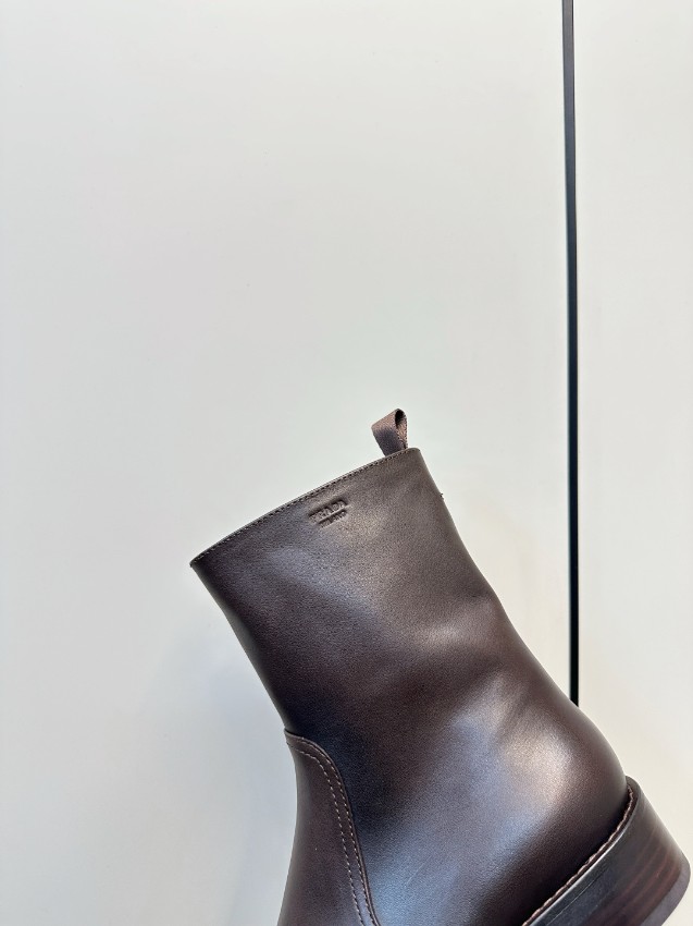 プラダ スーパーコピー 優良サイト 2025新作 高再現度ショートブーツ 本格レザー調 精密ディテール 高級感仕上げ 選ばれる理由あり_8