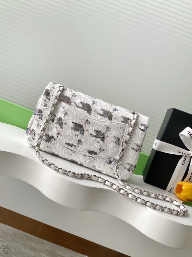 シャネル ホワイトスパンコールフラップバッグ 偽物 2025新作 高再現度 精密ディテール 高級感仕上げ 上質感 ノベルティ付き 発送保証_3