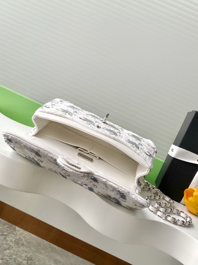 シャネル ホワイトスパンコールフラップバッグ 偽物 2025新作 高再現度 精密ディテール 高級感仕上げ 上質感 ノベルティ付き 発送保証_5