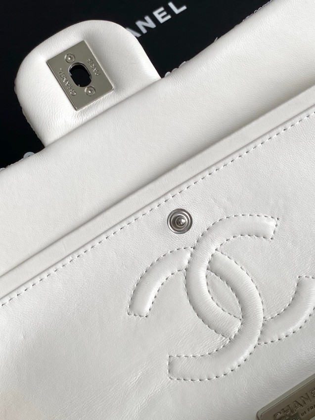 シャネル ホワイトスパンコールフラップバッグ 偽物 2025新作 高再現度 精密ディテール 高級感仕上げ 上質感 ノベルティ付き 発送保証_8