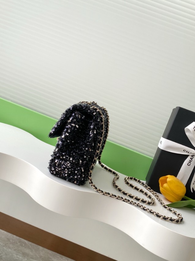 シャネル チェーンショルダーバッグ 2025新作 高級感仕上げ スーパーコピー 精密ディテール 再現度高い人気モデル_2