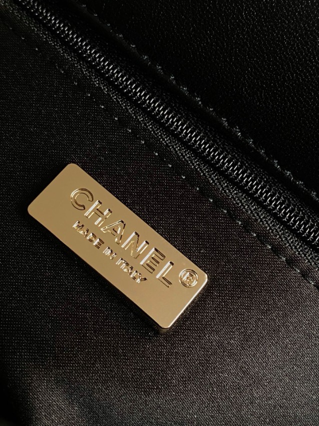 シャネル チェーンショルダーバッグ 2025新作 高級感仕上げ スーパーコピー 精密ディテール 再現度高い人気モデル_9