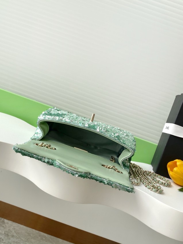 シャネル チェーンショルダーバッグ 2025新作 高級感仕上げ ブランド コピー 精密ディテール 再現度高いミント人気モデル_5