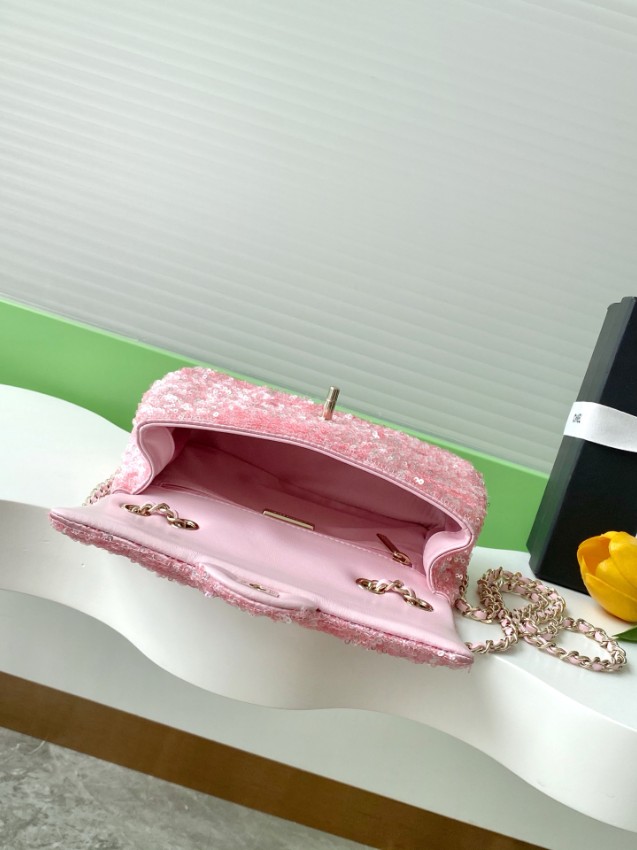シャネル チェーンショルダーバッグ 2025新作 高級感仕上げ n級 精密ディテール 可憐なピンクが映える再現度人気モデル_5