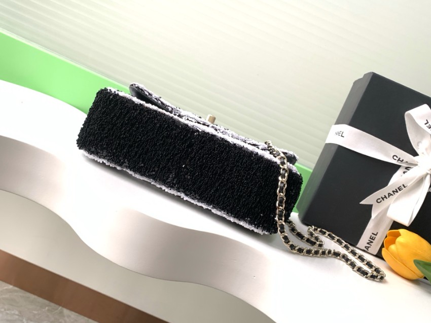 シャネル チェーンショルダーバッグ 2025新作 高級感仕上げ 激安 精密ディテール ブラック×ホワイト再現度モデル_4