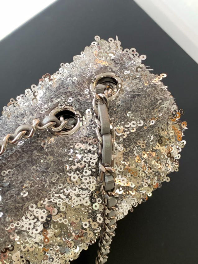 シャネル チェーンショルダーバッグ 2025新作 高級感仕上げ コピー 精密ディテール シルバースパンコール再現度モデル_8