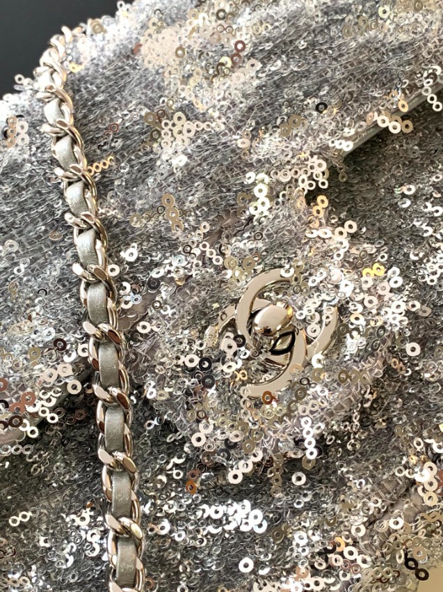 シャネル チェーンショルダーバッグ 2025新作 高級感仕上げ コピー 精密ディテール シルバースパンコール再現度モデル_9