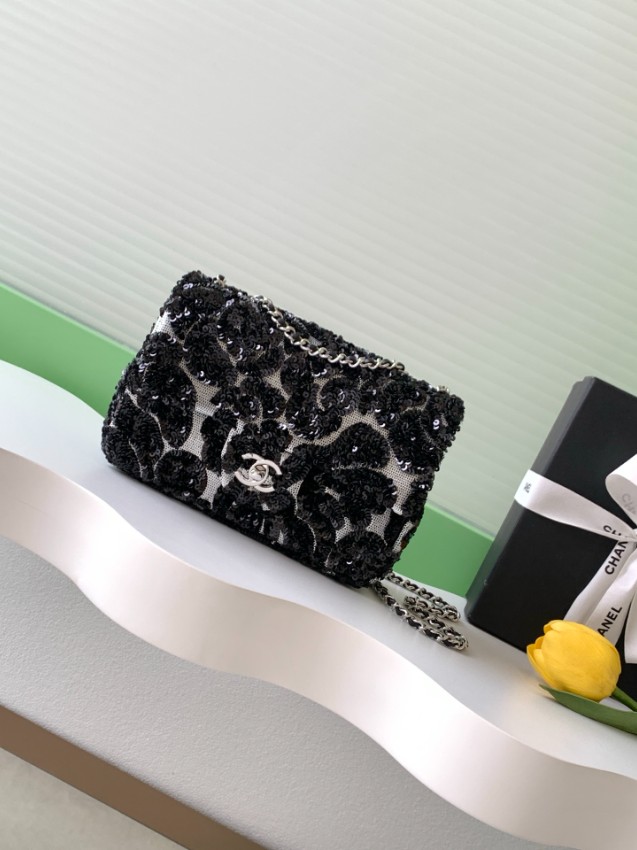シャネル ブラックフローラル スパンコール フラップバッグ コピー 圧倒的な再現度 高級感仕上げ 丁寧な縫製 追跡可能 チェーンショルダー_1