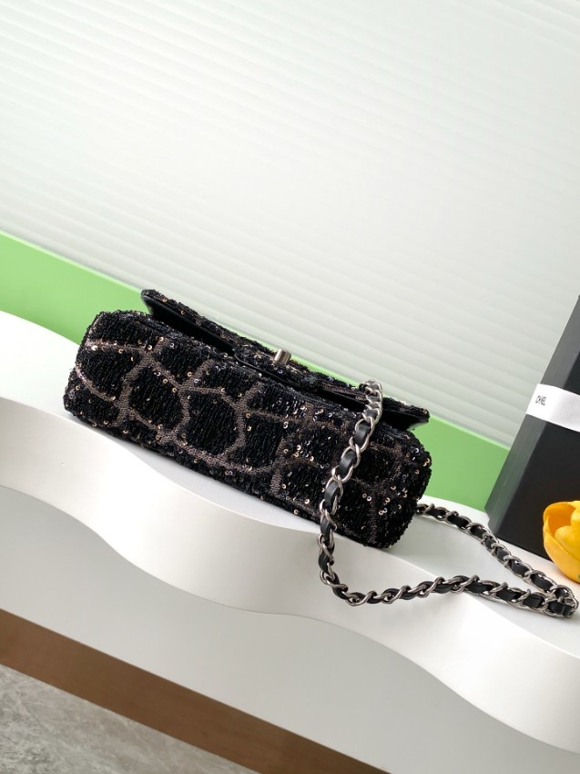 シャネル スパンコール チェーンショルダーバッグ 2025新作 高再現度 偽物 高評価 口コミ多数 精密ディテール 高級感仕上げ 安心サイト_4