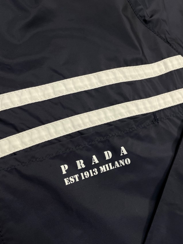 プラダ ナイロン ジップアップジャケット 2025新作 高再現度 スーパーコピー 優良サイト 通気 快適な着心地 高評価 口コミ多数 安心サイト_7