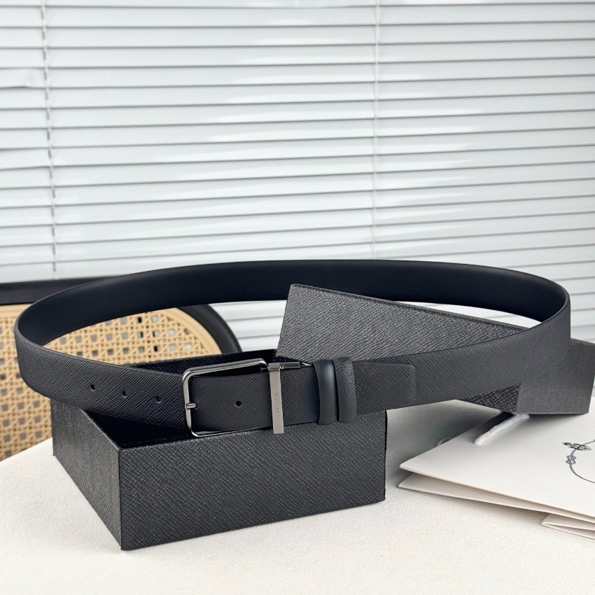 プラダ シンプルバックル レザーベルト 定番モデル 高再現度 偽物 見分け困難 高評価_1