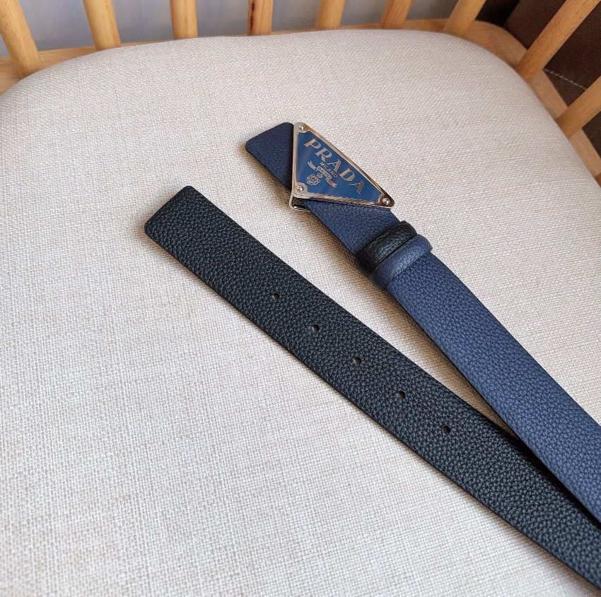 プラダ ロゴバックル ベルト 2025新作 ブルーレザー 上質感漂う 精密ディテール 職人技術再現 コピー 高級感仕上げ 人気モデル_5