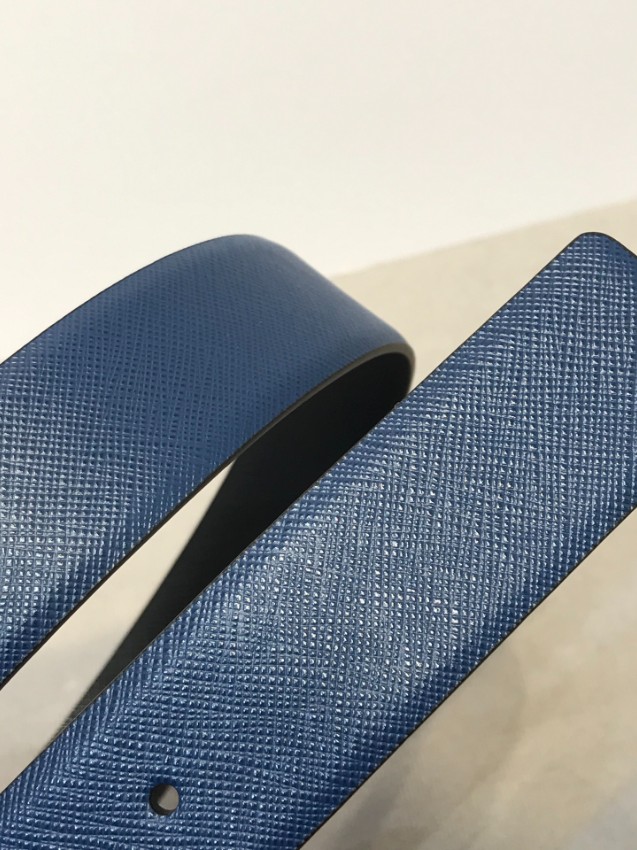 プラダ サフィアーノレザー ベルト 2025新作 スクエアバックル 精密ディテール 高級感仕上げ 職人技術再現 激安屋口コミ 評価高い一本_5