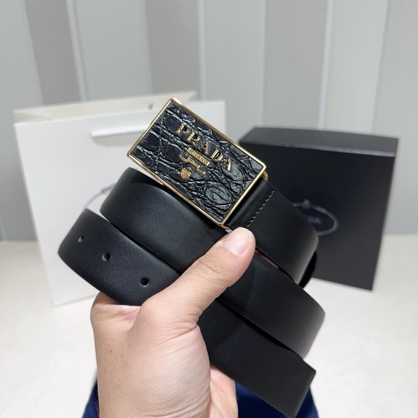 プラダ 型押しレザー ベルト 2025新作 スクエアバックル 高級感仕上げ 精密ディテール 職人技術再現 偽物 リピーター多数の人気モデル_5