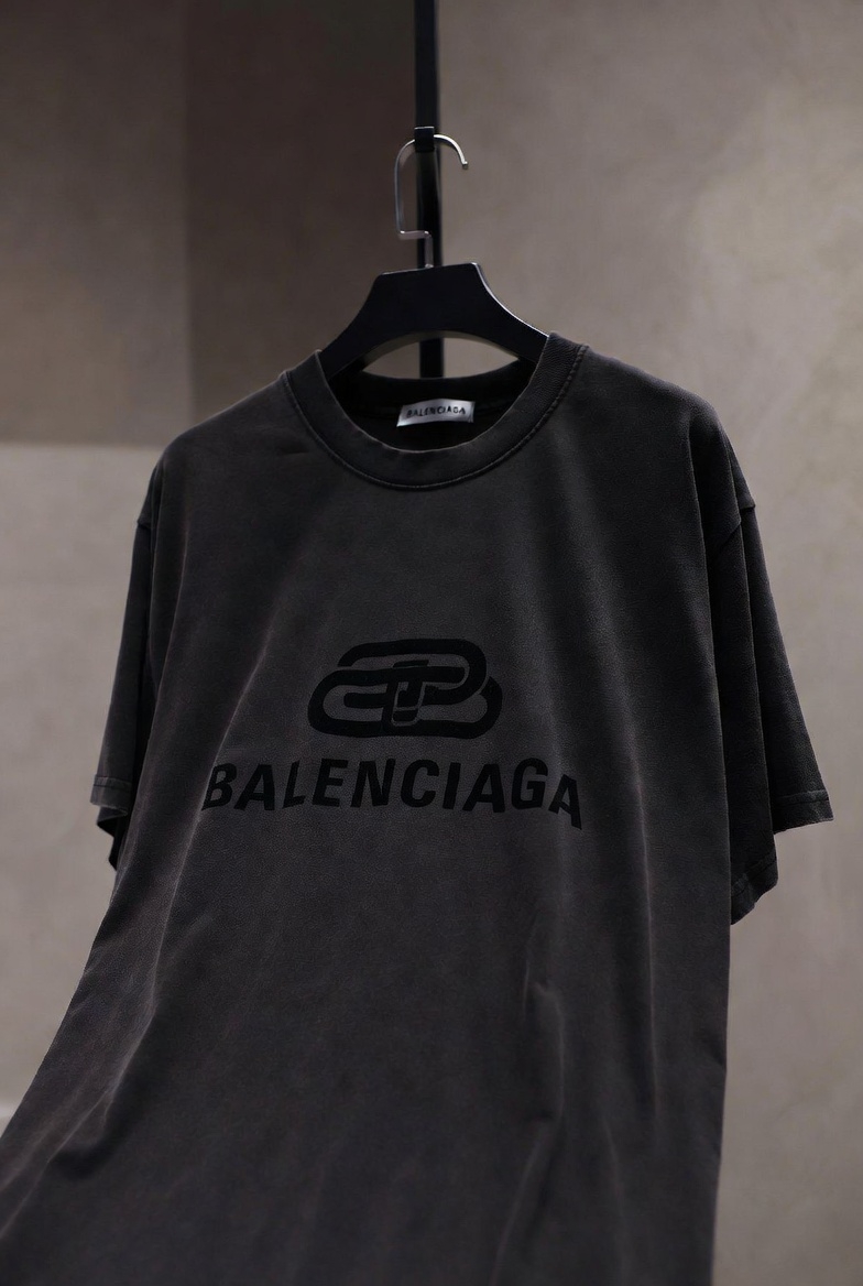  balenciaga-fake-tshirt-logo (1).jpg
