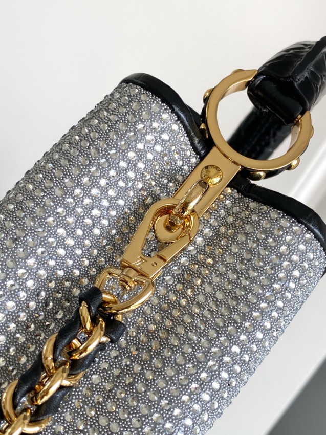 ルイ・ヴィトン ミニ トップハンドル チェーン バッグ 2025新作 定番モデル ブランド コピー 安全通販 高再現度 高評価 口コミ多数 安心サイト_7