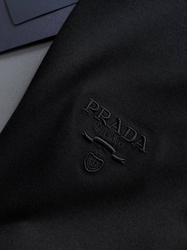 プラダ 激安屋口コミ ロゴスウェットトップス 2025新作 定番モデル 高再現度 高品質仕上げ 快適な着心地 通気性良好 男女兼用 安心サイト_9