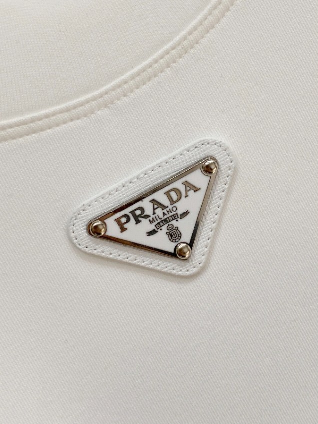 プラダ ブランド コピー 安全通販 ロゴプレート長袖トップス 2025新作 定番モデル 高再現度 高品質仕上げ 快適な着心地 通気性良好 男女兼用_7