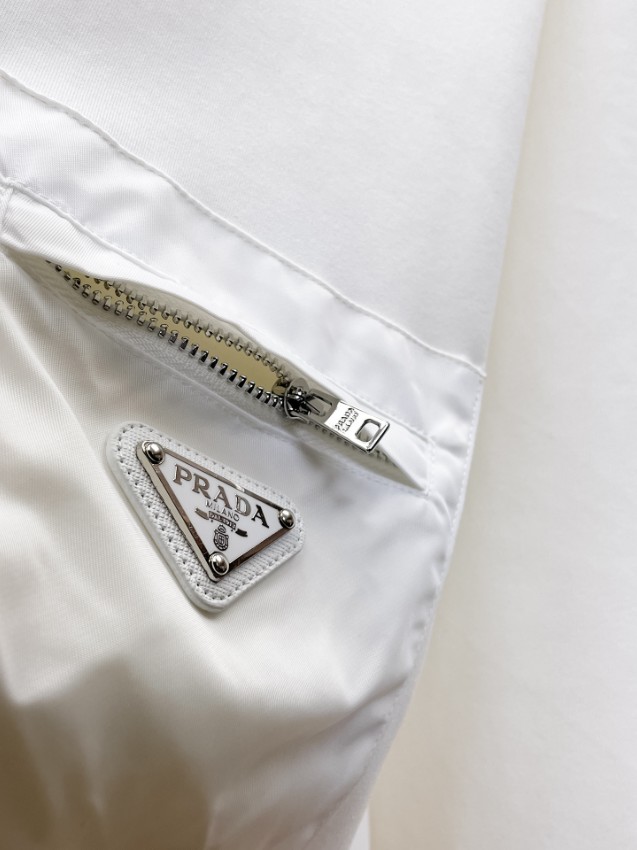 プラダ 偽物 バレない再現度 ロゴポケット長袖トップス 2025新作 定番モデル 高再現度 高品質仕上げ 快適な着心地 通気性良好 男女兼用_6