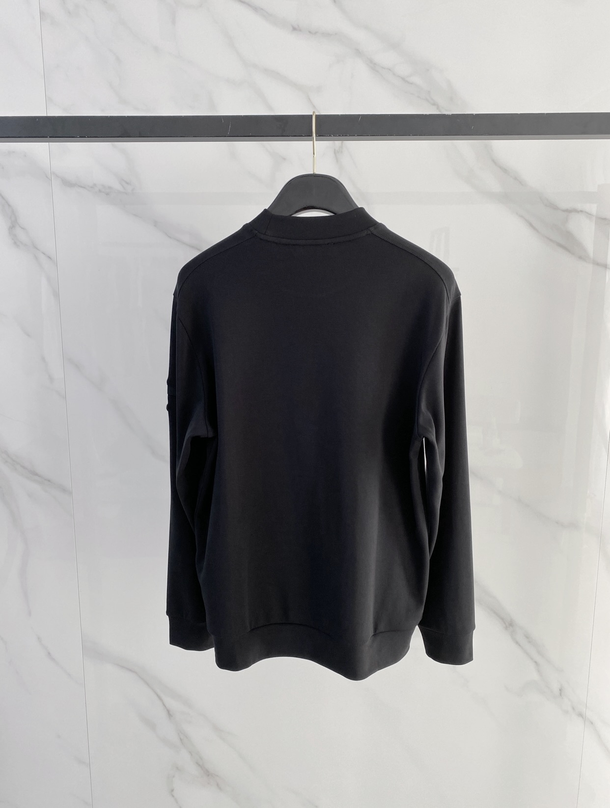 プラダ n級 ロゴパッチ長袖スウェット 2025新作 定番モデル 高再現度 高品質仕上げ 快適な着心地 通気性良好 男女兼用_4