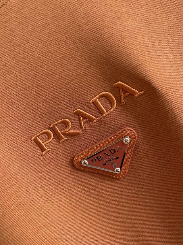 プラダ n級 2025新作 ブラウン 定番クルーネックスウェット 高再現度 高評価 職人技術再現 安心サイト 実店舗運営_7