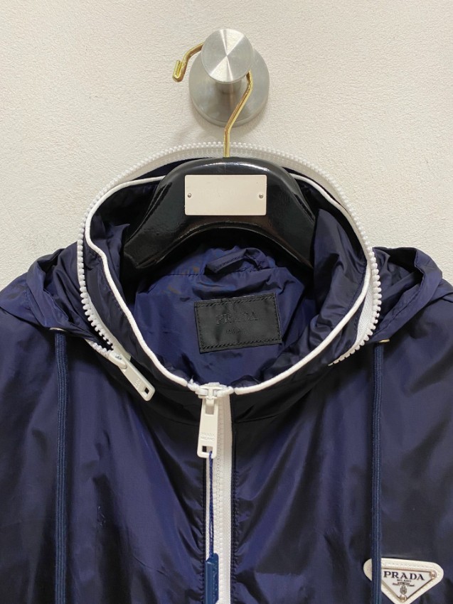 プラダ スーパーコピー 優良サイト 2025新作 ネイビー フード付きジップジャケット 高再現度 高評価 通気 快適な着心地 安心サイト_4