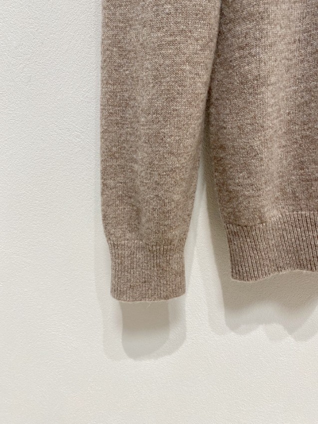 プラダ スーパーコピー 2025新作 上質ウールニット 高再現度で丁寧な縫製を再現した快適な着心地モデル_6