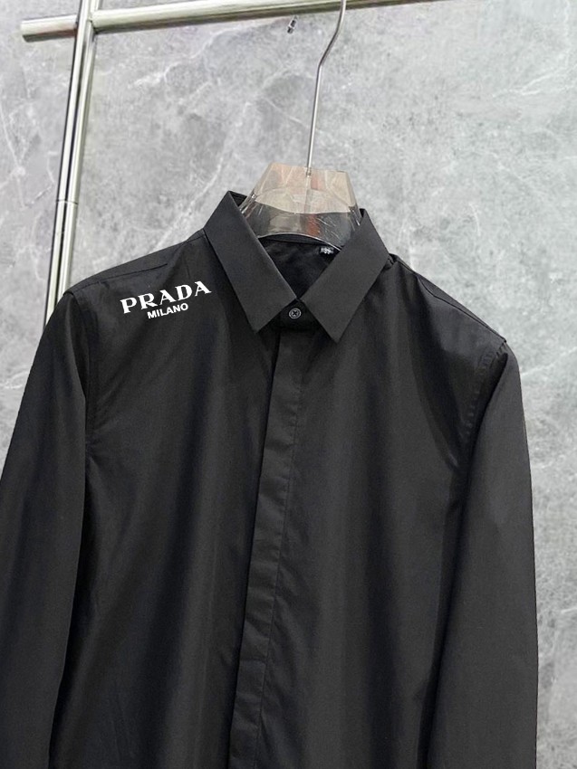 プラダ コピー ブラックシャツ 極上の装着感で快適な着心地 正確な刻印再現の人気モデル 安心サイト対応_3