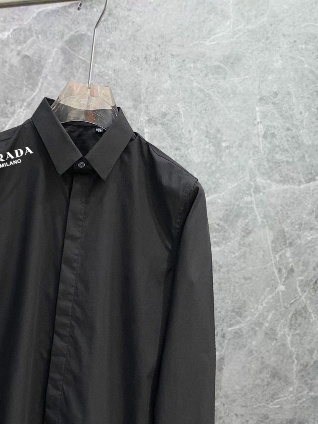 プラダ コピー ブラックシャツ 極上の装着感で快適な着心地 正確な刻印再現の人気モデル 安心サイト対応_5