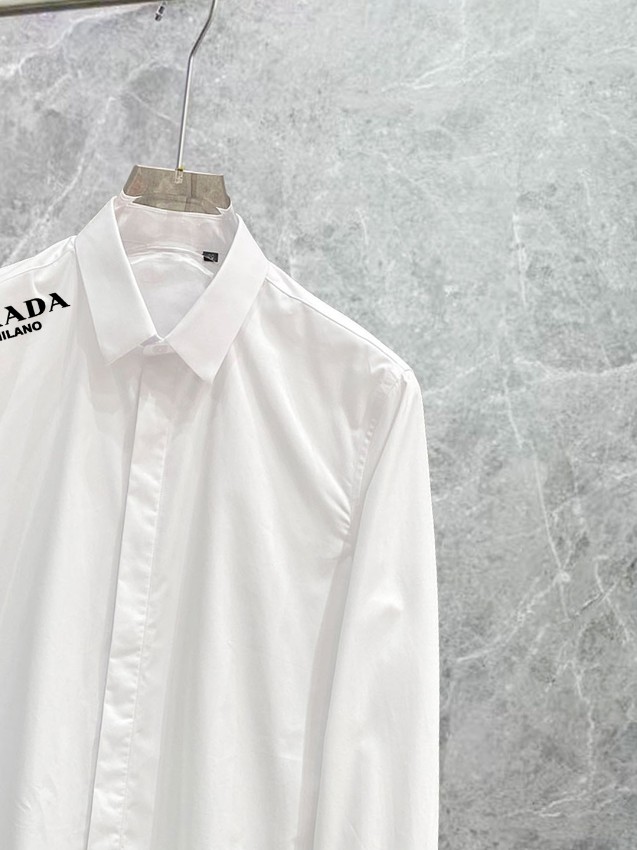 プラダ 激安屋口コミ ホワイトシャツ 品質管理徹底で快適な着心地 即納対応の精密ディテール再現モデル_4