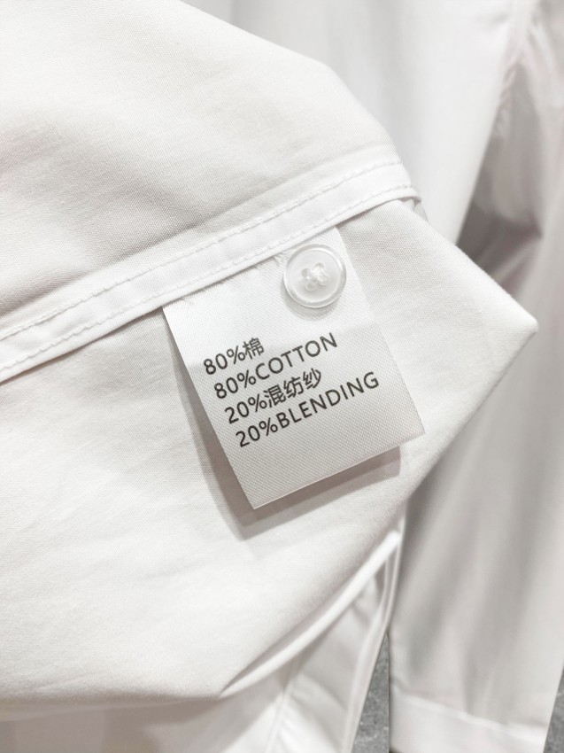 プラダ 激安屋口コミ ホワイトシャツ 品質管理徹底で快適な着心地 即納対応の精密ディテール再現モデル_10